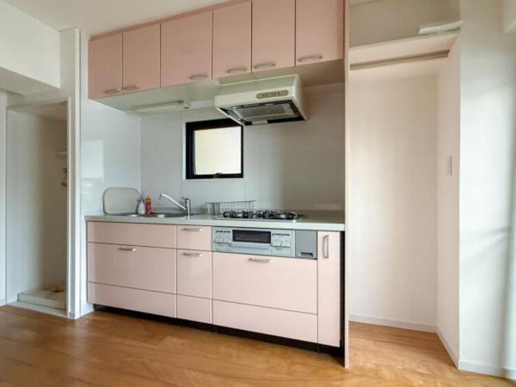 キッチン シンプルで使いやすい設計のキッチン。毎日の料理が快適に。