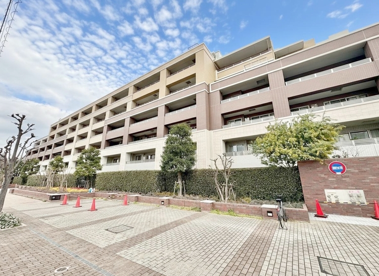 その他 飽きのこないシンプルモダンな外観です。