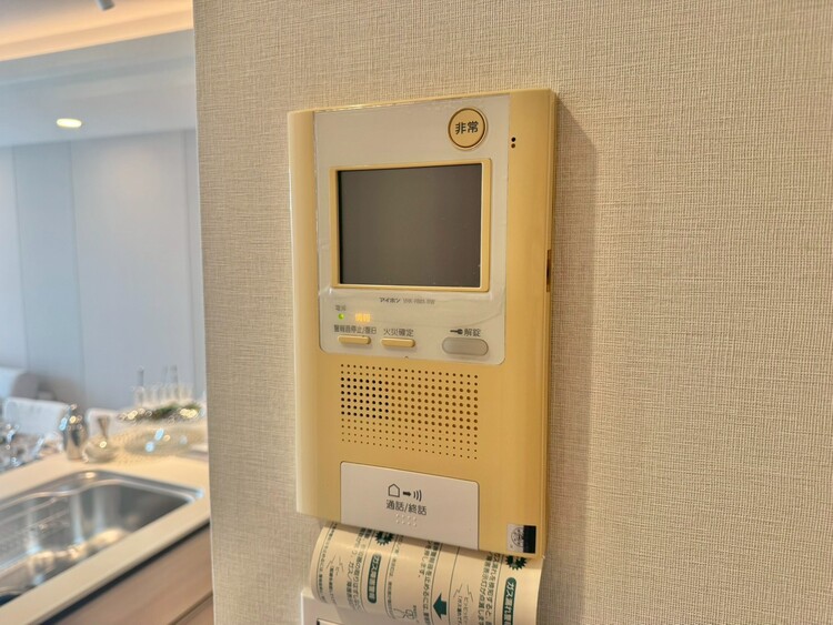 その他 誰が来てもわかる様にモニター付きインターホンを設置。