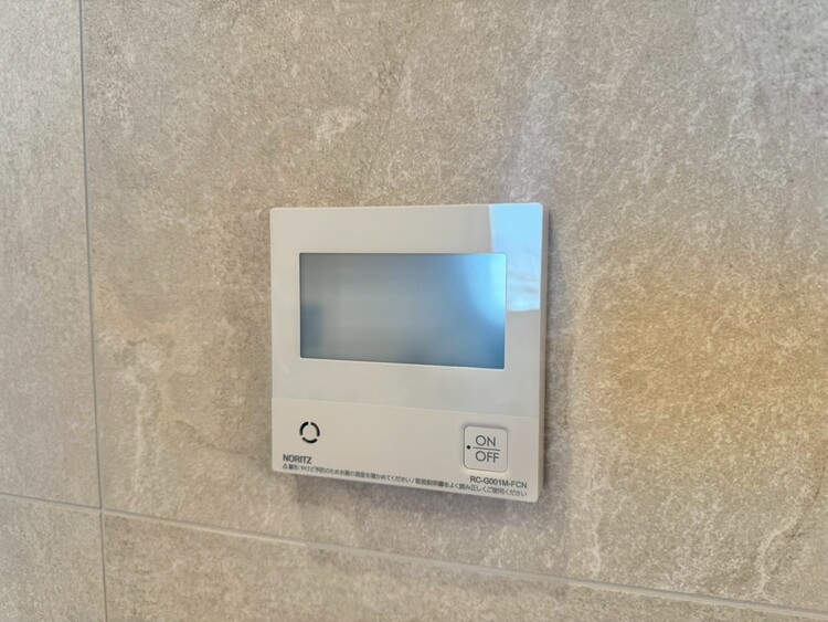 その他 見やすい画面で操作しやすい給湯パネル。