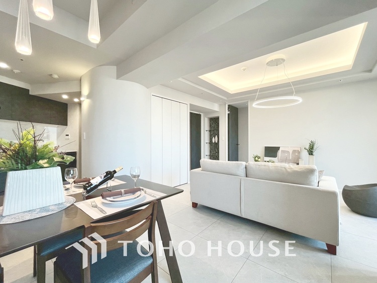 内装 ◆眩い◆光が燦々と入り、家族の笑顔を照らす。「いつまでも続いて」と願う夢のような毎日がここにある。