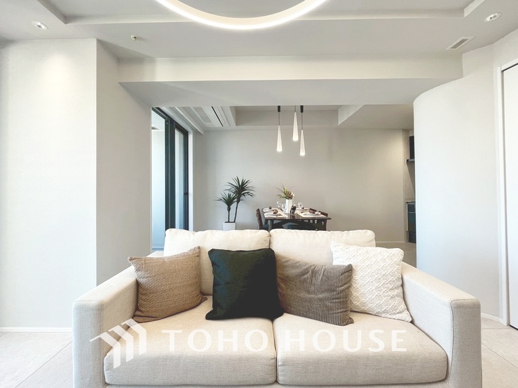 内装 ◆住む喜び、楽しさ、感動◆を君と共有したい。いつまでもずっと家族を見渡せるこの広い空間で。