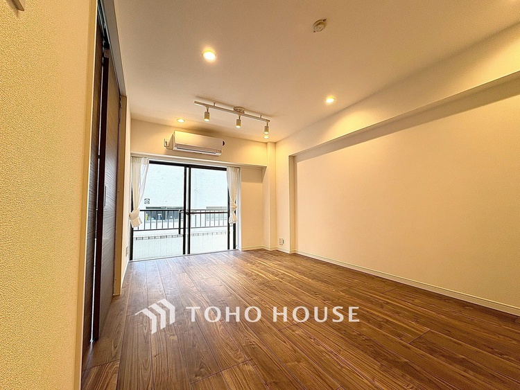 内装 【LIVING】◆扉を◆開くとこの景色。家族の”おかえり”の声が聞こえてきそう。