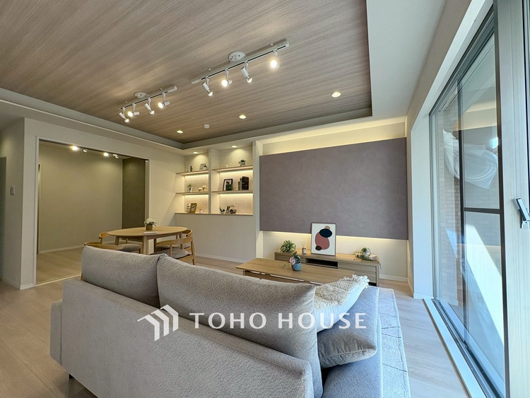 内装 【LIVING】◆住む喜び、楽しさ、感動◆を君と共有したい。いつまでもずっと家族を見渡せるこの広い空間で。