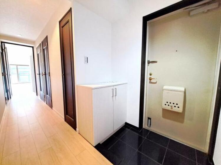 その他 雑多な玄関ではなくスッキリ空間としてお家の顔になるよう設計いたしました。