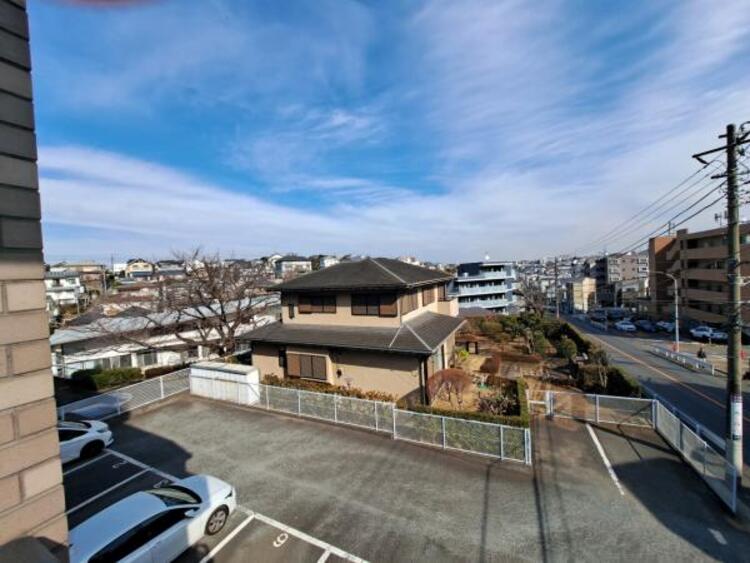 その他 ほっと一息つきたい時に望むこの眺望。リラックスできる空間になりますね。