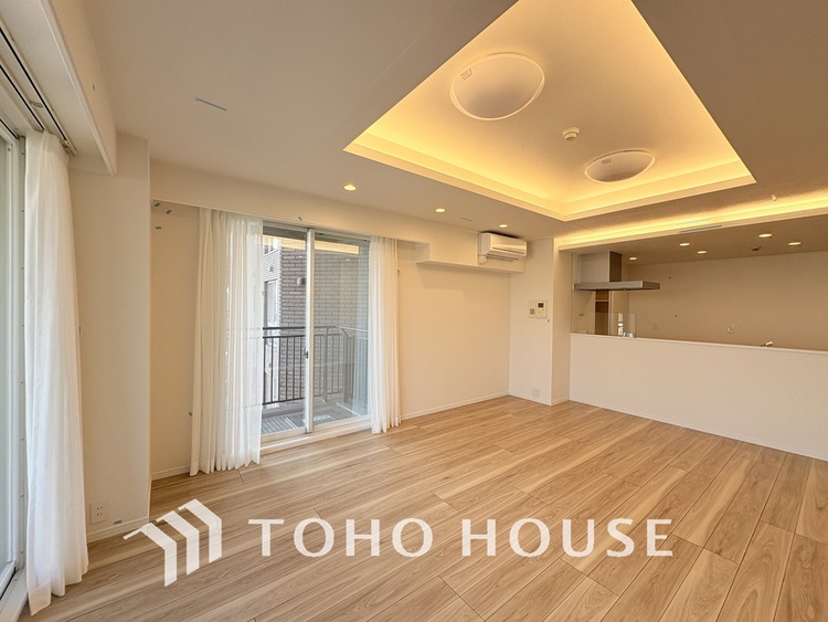 内装 広がりのある住空間、家族が集まるリビング・ダイニング