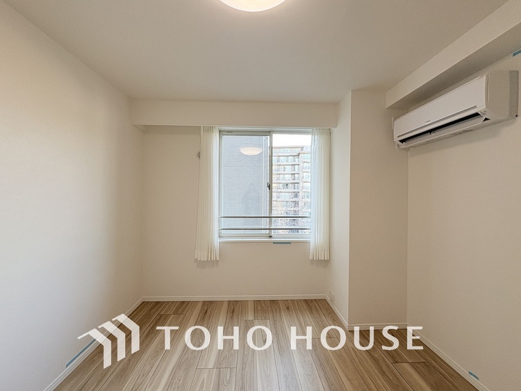 内装 採光もある洋室は、くつろぎのひと時を過ごすのにぴったり