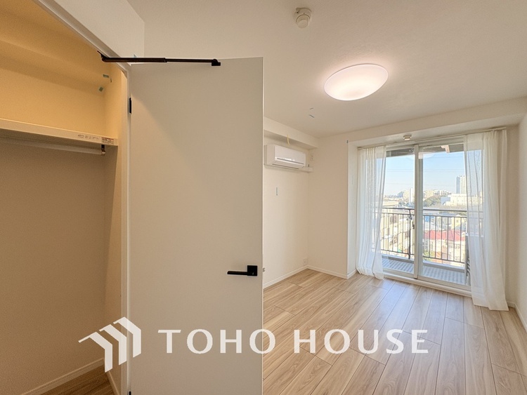 内装 シンプルですっきりとした室内は飽きのこない居心地の良い雰囲気です