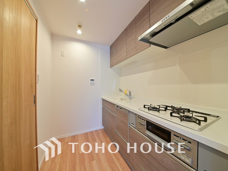 キッチン シンプルな部屋の雰囲気に溶け合うナチュラルキッチン