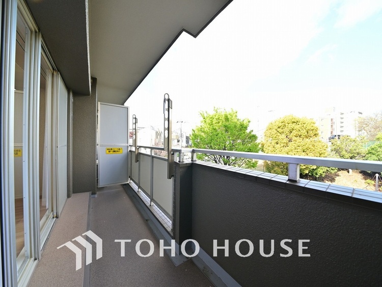 バルコニー 陽当たり良好なバルコニー