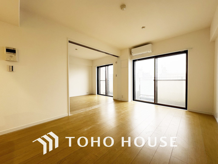 内装 柔らかな陽のそそぐ心地よいリビングダイニング