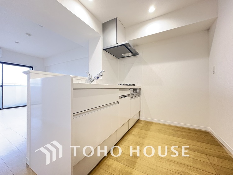 キッチン シンプルな部屋の雰囲気に溶け合うナチュラルキッチン