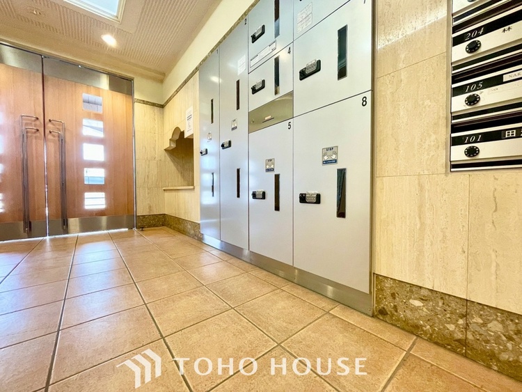 外観 ほんの少しのこだわり。ちょっとした色使いがその家がもつ雰囲気、趣（おもむき）を携え、暮らす家族や訪ねてくる友人・知人に新鮮な香りを運んできます。