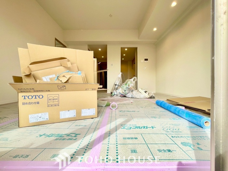 内装 【改装中】【LIVING】◆Sunshine◆光が燦々と入り、いるだけで気持ちいい。「開放的でゆとりあるお部屋です。