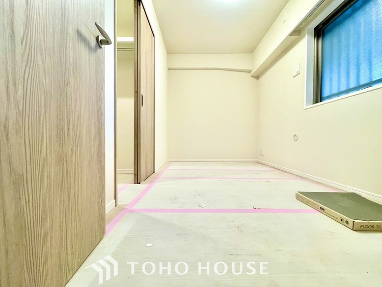 内装 【改装中】感性を育むプライベートルームはシンプルでスマートな空間。好みの空間で読書をしたり、音楽を聞いたりと一人の時間も充実したものにできます。