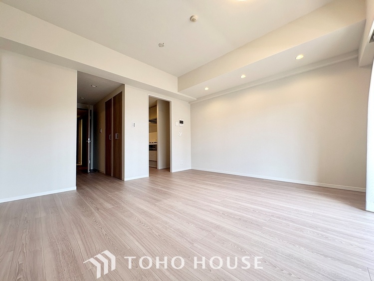 内装 【LIVING】◆扉を◆開くとこの景色。家族の”おかえり”の声が聞こえてきそう。