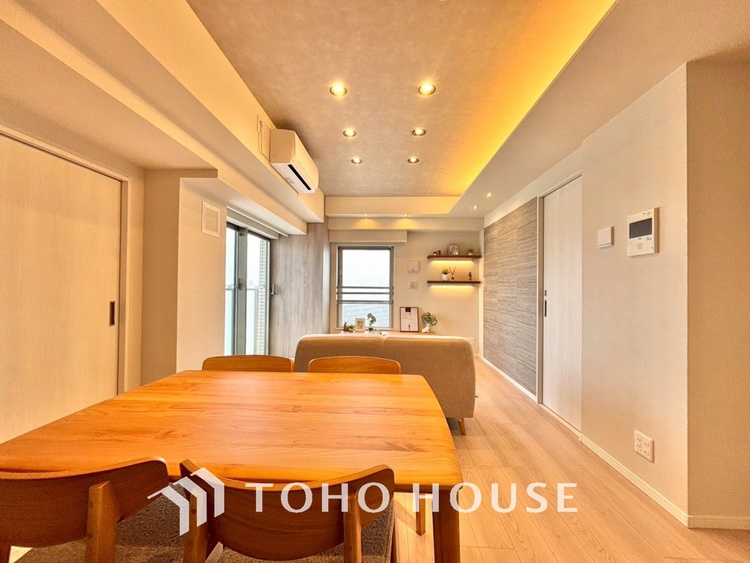 内装 「想像していた以上に広い」が写真を撮っているときの感想です。家事動線に配慮したプランによりご家族がくつろげる明るく広い空間が確保できました。