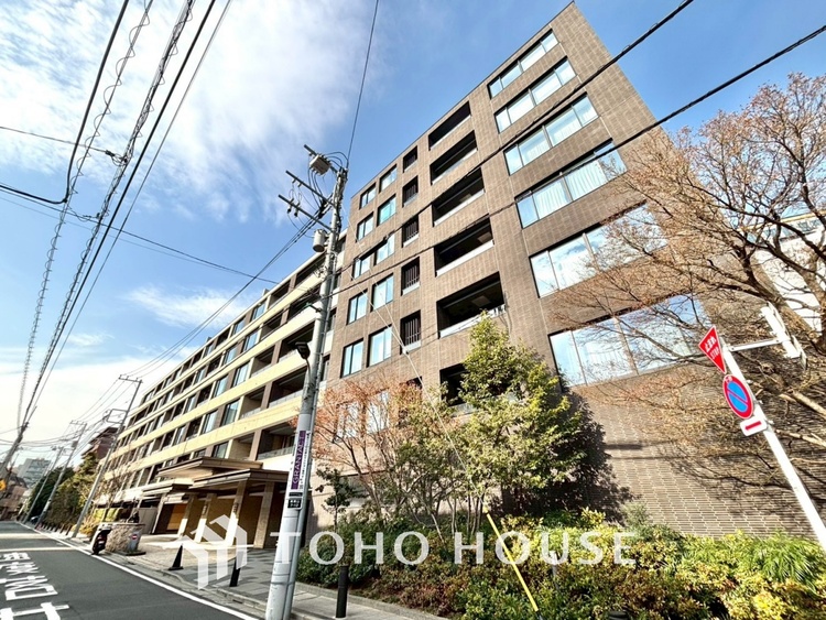 外観 漂う上質な空気感、マンションに入れば「おかえりなさい」と笑顔で迎えてくれるエントランス。最良の心配りを感じるマンションでした。