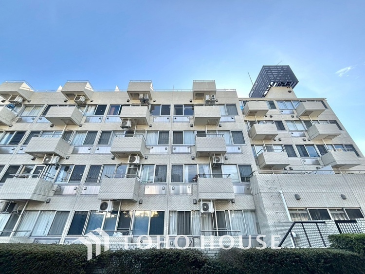 外観 漂う上質な空気感、マンションに入れば「おかえりなさい」と笑顔で迎えてくれるエントランス。最良の心配りを感じるマンションでした。