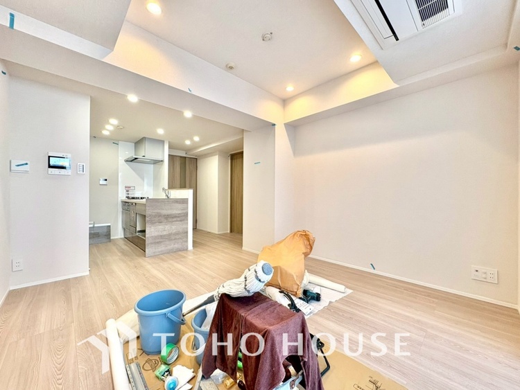 内装 【LIVING】◆眩い◆光が燦々と入り、家族の笑顔を照らす。「いつまでも続いて」と願う夢のような毎日がここにある。