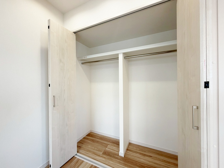 その他 収納スペースが付いていて、お部屋を広く使っていただけます。