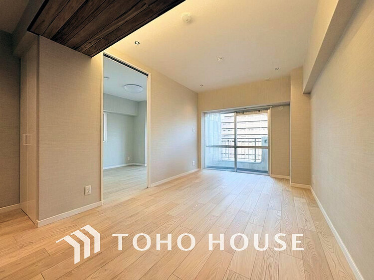 内装 上質な時間を育む暮らしのメインステージ。寛ぎとコミュニケーションを育む居心地のよい場所