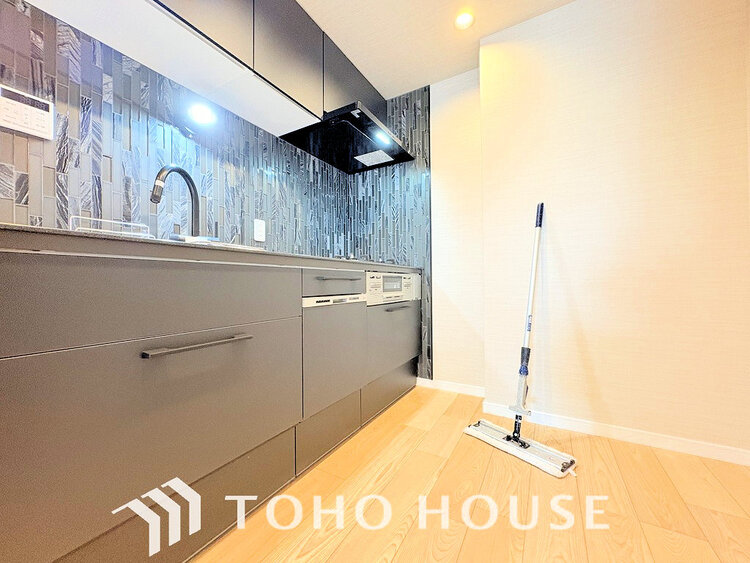 キッチン シンプルな部屋の雰囲気に溶け合うナチュラルキッチン