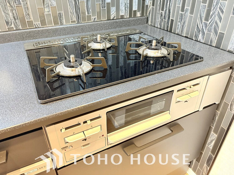 その他 3口ガスコンロでお料理のスピードもUP。効率よくお料理できますね