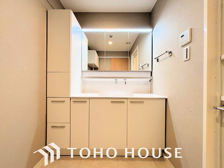 洗面 大きな洗面鏡付き、朝の身支度も楽しくなりますね