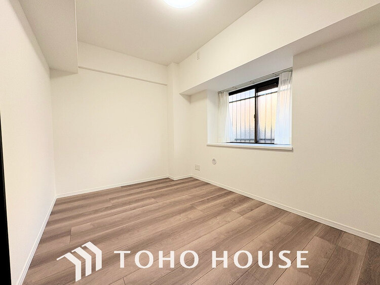 内装 採光もある洋室は、くつろぎのひと時を過ごすのにぴったり