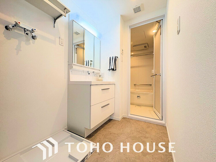 洗面 大きな洗面鏡付き、朝の身支度も楽しくなりますね