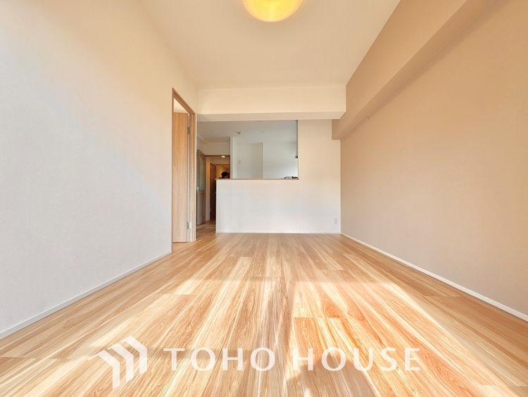 内装 洗練されたデザインと大きな広がりを持つリビングは、安心感と気品に満ちたひとときを叶える住まいの象徴です。