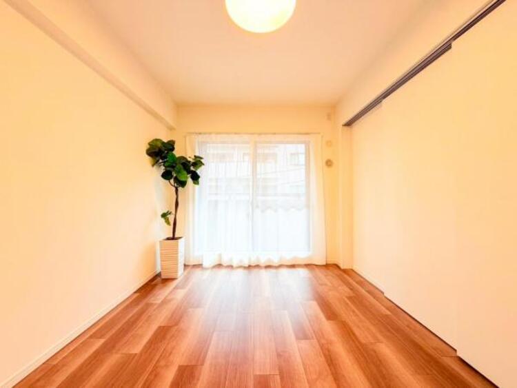 内装 健やかな時間を過ごせるプライベートルームはとても大切です！！インテリアにも合わせやすいカラーリング！それぞれの居室に思い思いのコーディネートをしてより空間を演出することでよりいっそう大事にな空間に！