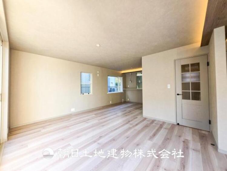 内装 一人で過ごす空間は音楽を聴いたり読書をしたりと趣味を楽しめる空間です。