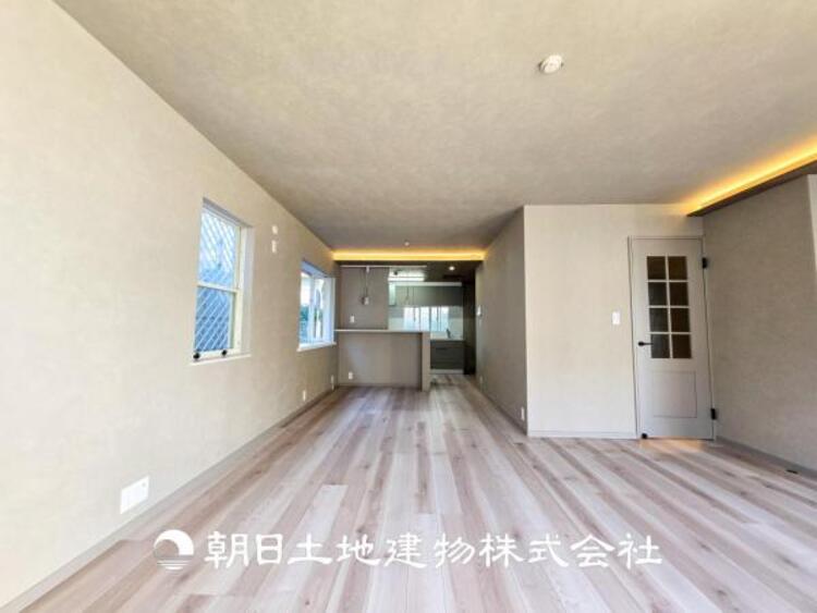 居間 大切な人とともに、心穏やかに過ごすひとときになるリビング。