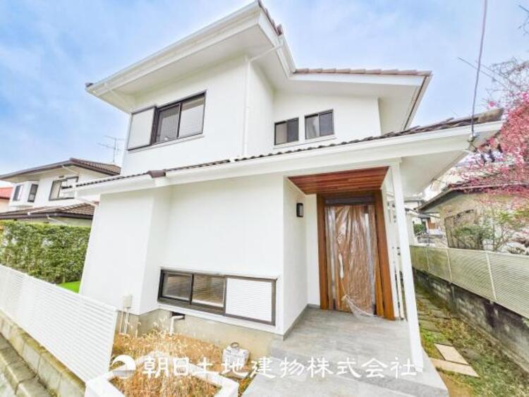 外観 表現された空間はたくさんの光を浴び、風を感じ、暮らしの時間を豊かにしてくれます。