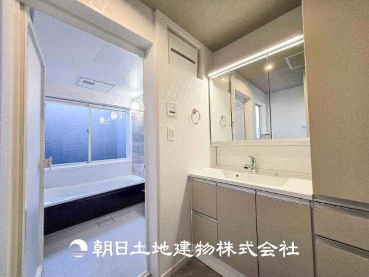 洗面 慌ただしい1日が始まり、充実した1日の終わりを締めくくる洗面所。