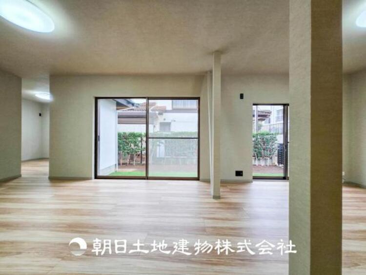 居間 リビングは、お子様の勉強スペースとしても活用できます。