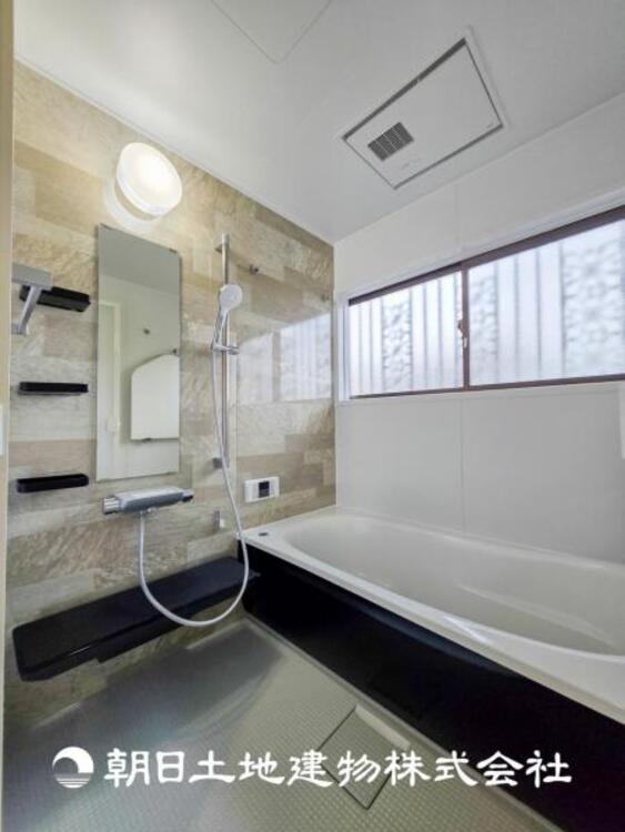 風呂 1日の疲れを癒すバスタイム。心地よいリラックスを叶える独立した美しい空間です。