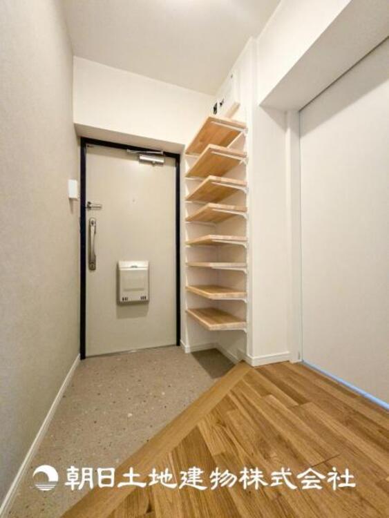 その他 【玄関】大切な家族、お客様をお迎えする玄関は住宅の入口。仕事が終わって疲れた日でも、あなたを受け入れてくれます。