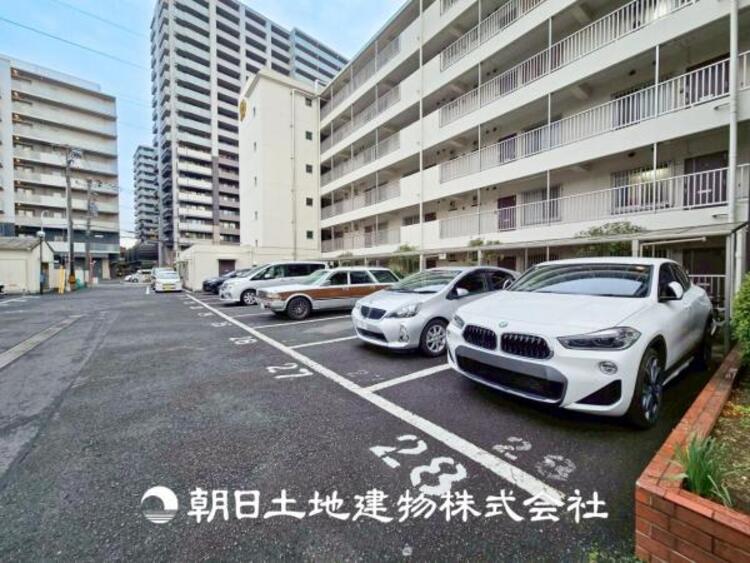 駐車場 【駐車場】 敷地内駐車スペース。日々の暮らしにも大切なスペースです。