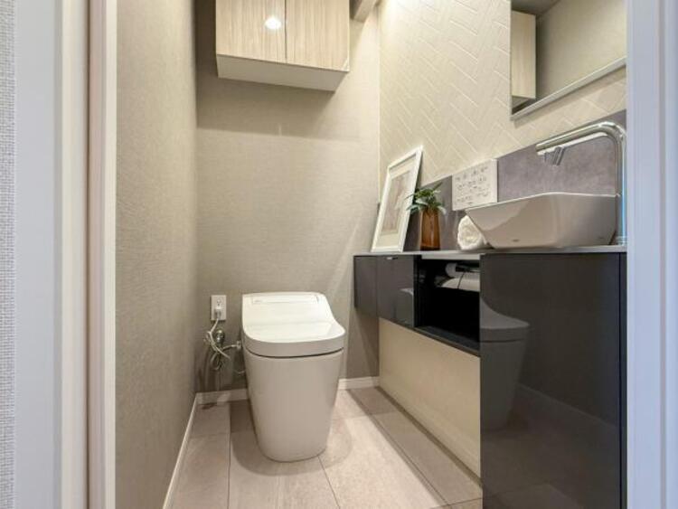 トイレ 清潔感のあるシンプルで使いやすいトイレです。