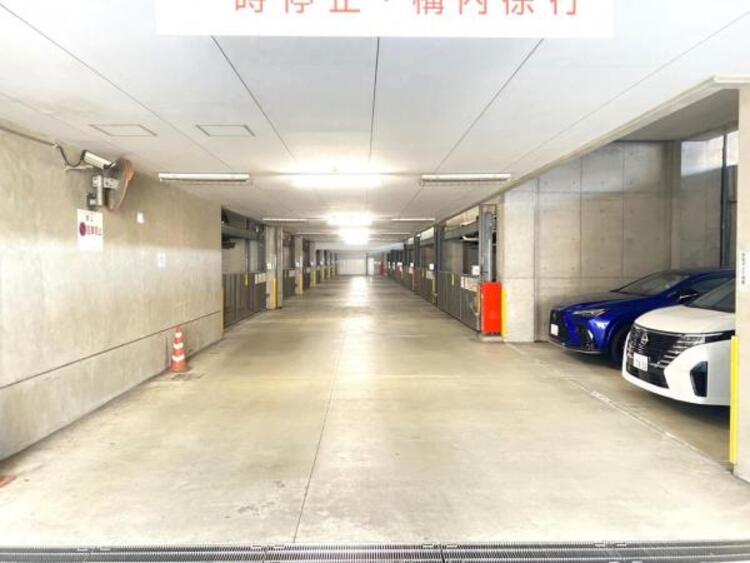 駐車場 駐車場の空き状況は担当者までお問い合わせくださいませ。