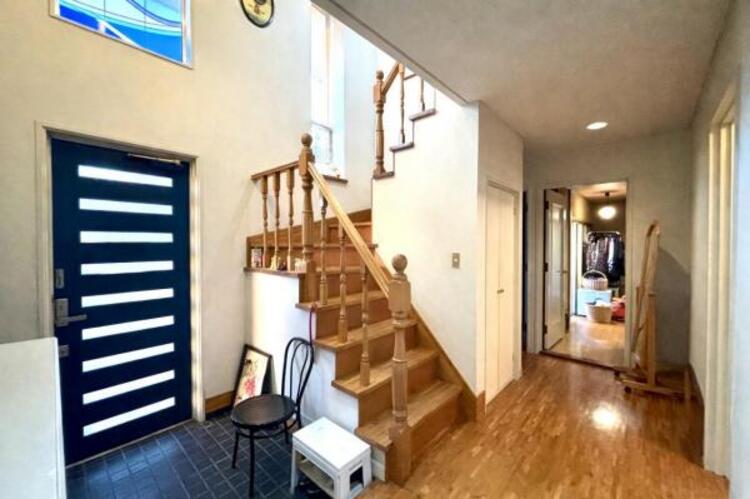 収納 広々とした収納スペースがあり、衣類や日用品をすっきり整理できます。