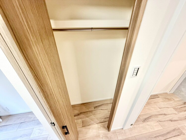 その他 収納スペースが付いていて、お部屋を広く使っていただけます。