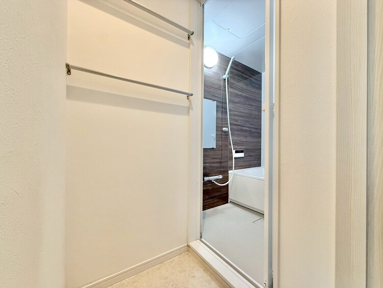 その他 十分な広さの脱衣所。