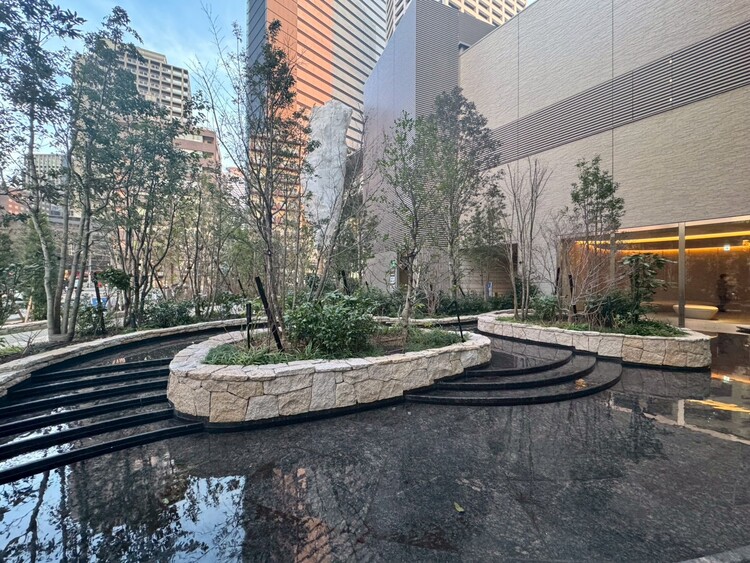 その他 マンションの敷地内には、中庭もございます。