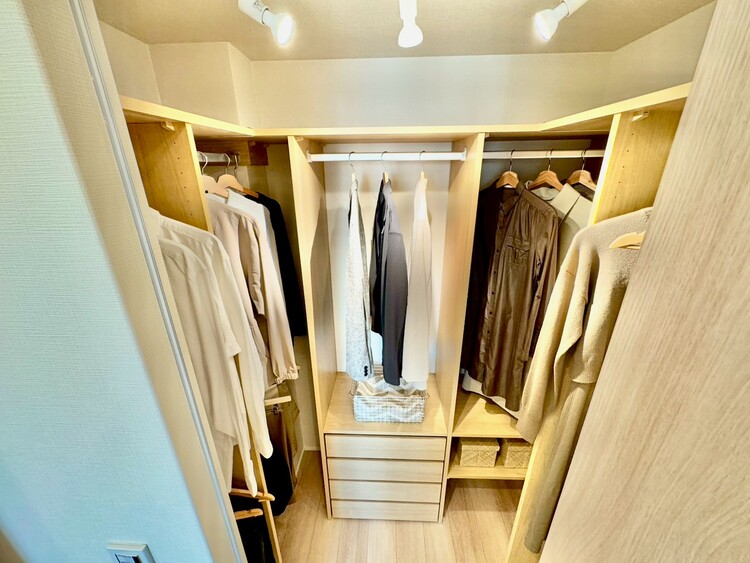 その他 収納スペースが付いていて、お部屋を広く使っていただけます。