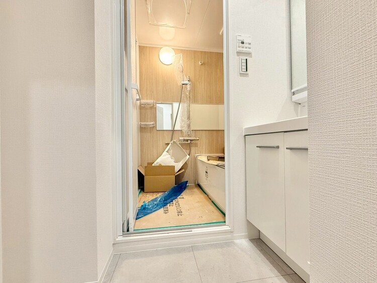 その他 十分な広さの脱衣所。